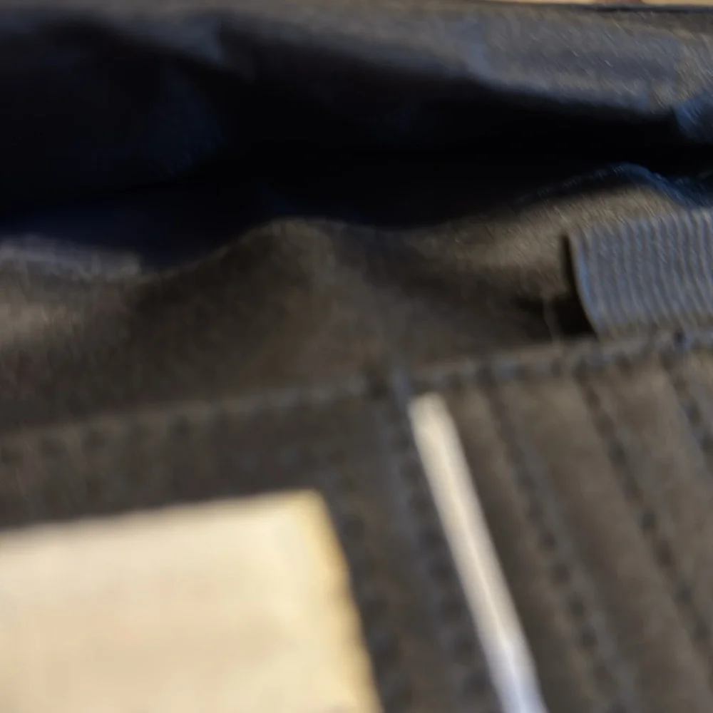 NWT Tommy Hilfiger black & gray textured plaid wallet